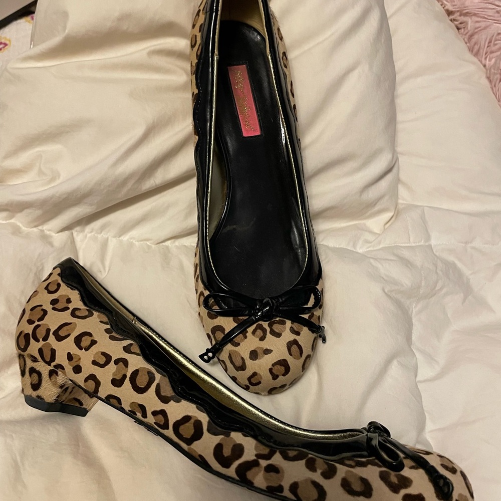 Leopard Print Betsy Johnson Ballet Flats Size 8